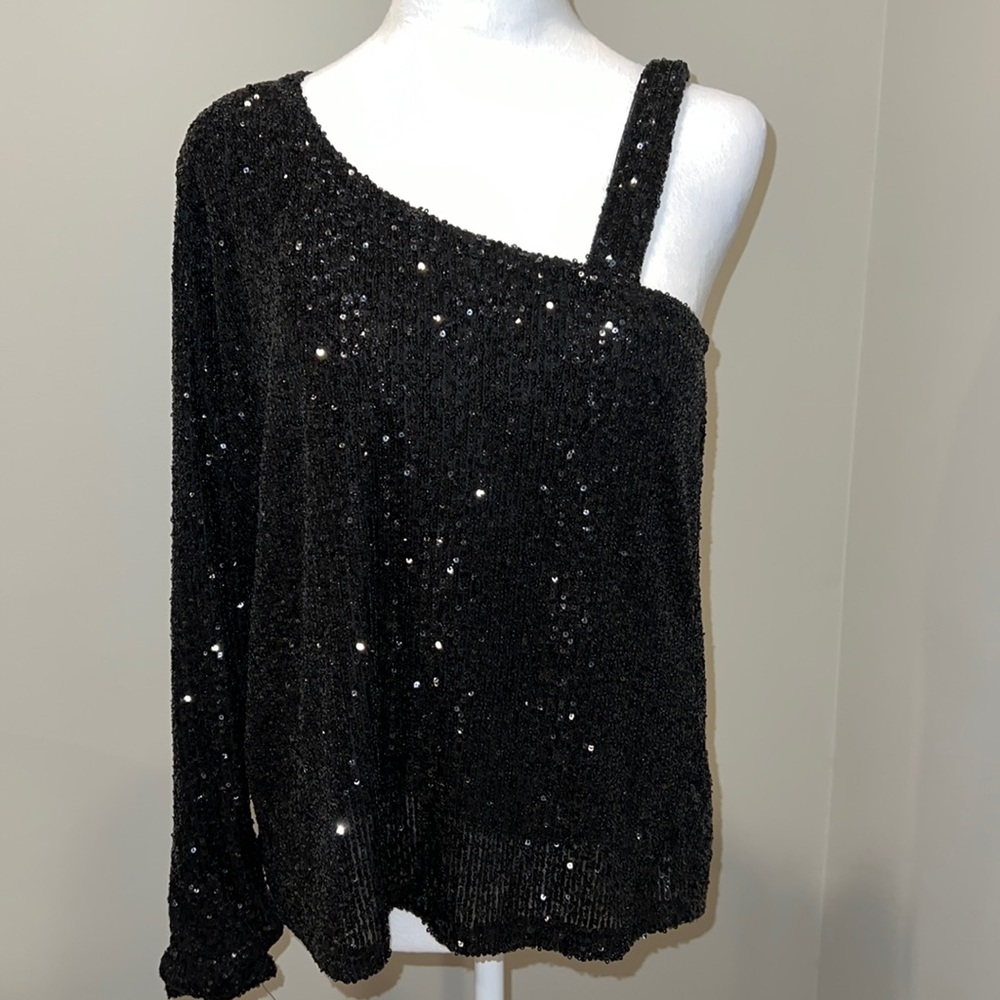 Cable and gauge one shoulder, black sequin, top size small